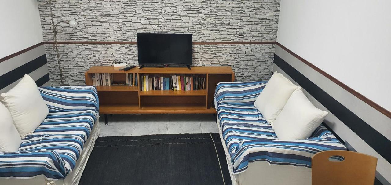 Ostello Sunny House Lagos Esterno foto