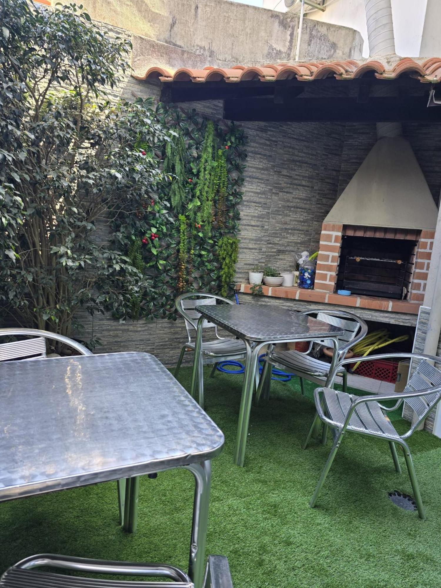 Ostello Sunny House Lagos Esterno foto